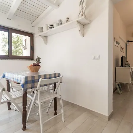 Delia Apartment *